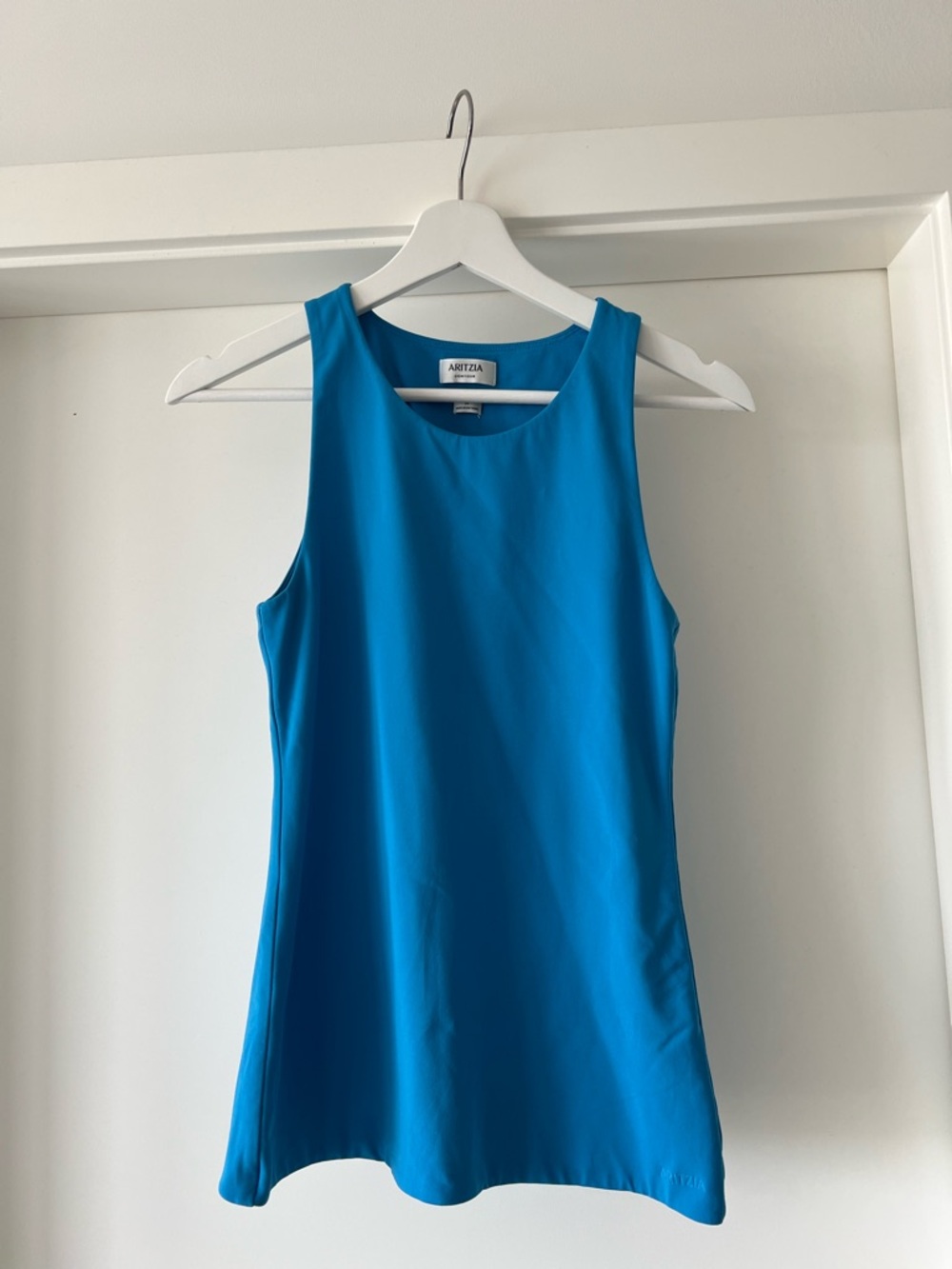 Aritzia Contour Top Medium